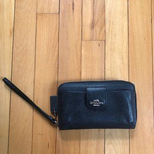 COACH BLACK COMPACT WRISTLET COIN PURSE WALLET